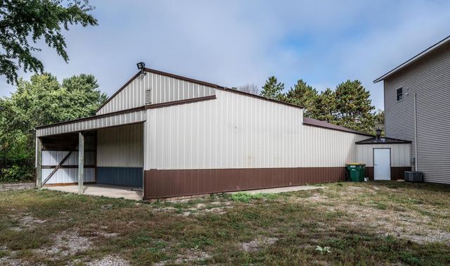 9945 Justen Trail N, Grant, MN 55115