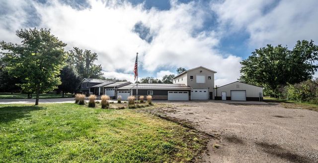 9945 Justen Trail N, Grant, MN 55115