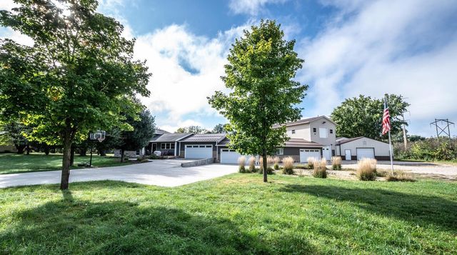 9945 Justen Trail N, Grant, MN 55115