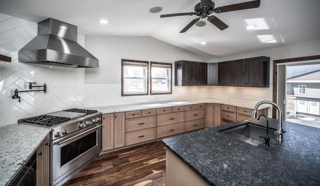 9945 Justen Trail N, Grant, MN 55115