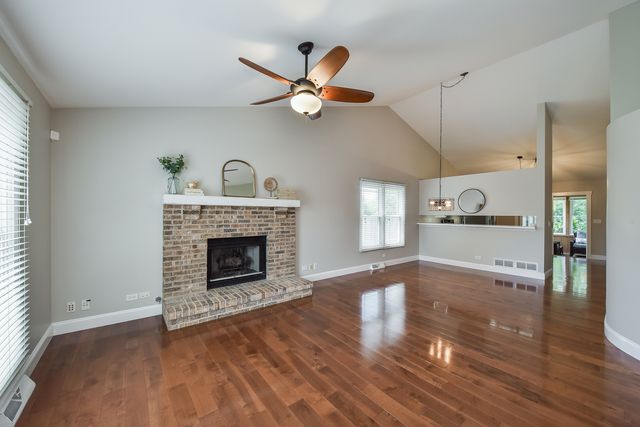 2067 Childs Court, Wheaton, IL 60187