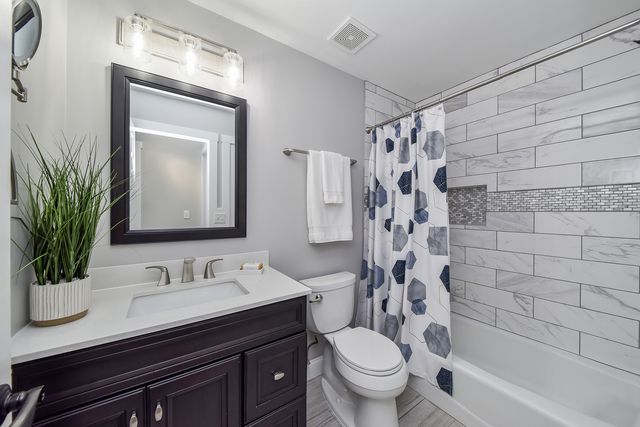 2067 Childs Court, Wheaton, IL 60187