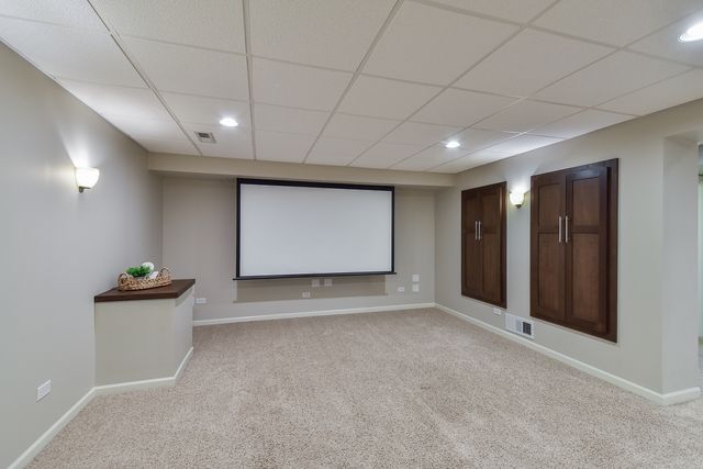 2067 Childs Court, Wheaton, IL 60187