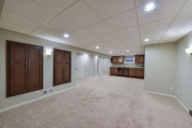 2067 Childs Court, Wheaton, IL 60187