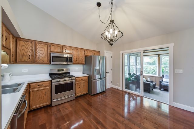 2067 Childs Court, Wheaton, IL 60187