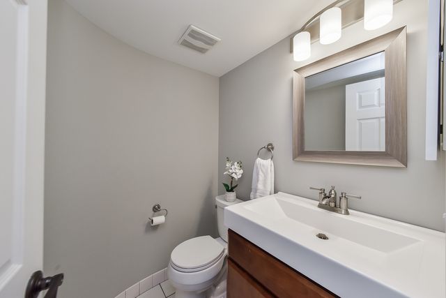 2067 Childs Court, Wheaton, IL 60187