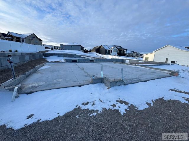 6540 Crown Crescent, Ammon, ID 83406