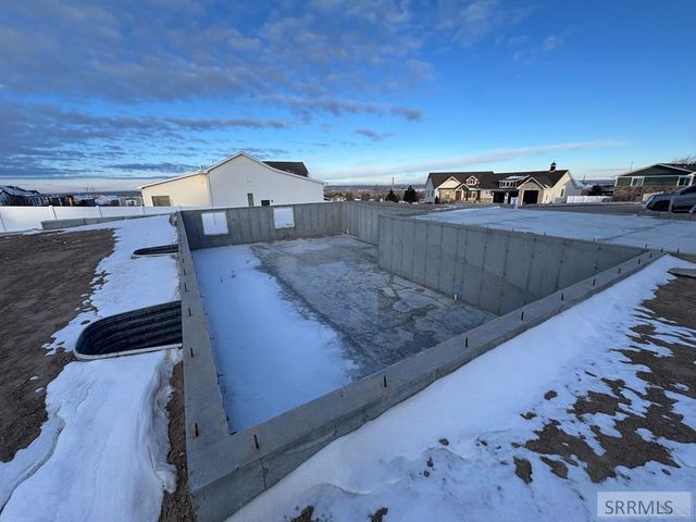 6540 Crown Crescent, Ammon, ID 83406