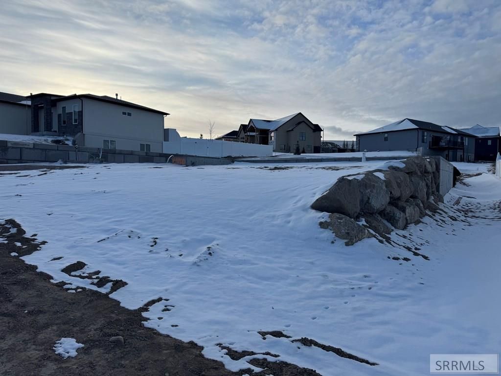 Image 18 of property listing at 6540 Crown Crescent, Ammon, ID 83406