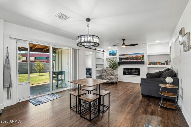 2401 W ECHO Lane, Phoenix, AZ 85021