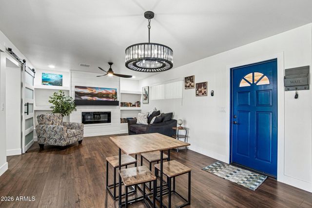 2401 W ECHO Lane, Phoenix, AZ 85021