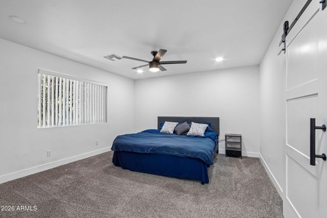 2401 W ECHO Lane, Phoenix, AZ 85021