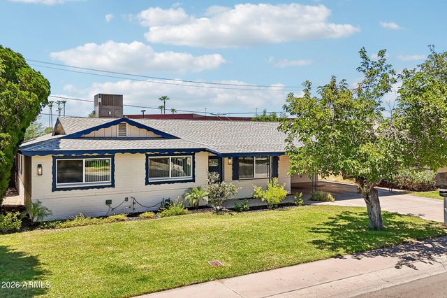 2401 W ECHO Lane, Phoenix, AZ 85021