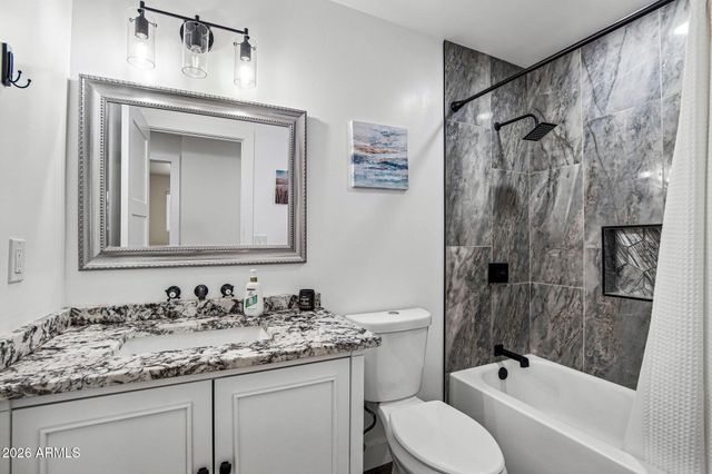 2401 W ECHO Lane, Phoenix, AZ 85021