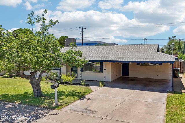2401 W ECHO Lane, Phoenix, AZ 85021