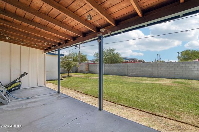 2401 W ECHO Lane, Phoenix, AZ 85021