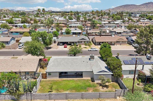 2401 W ECHO Lane, Phoenix, AZ 85021