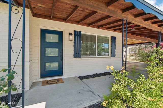 2401 W ECHO Lane, Phoenix, AZ 85021
