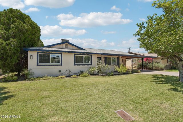 2401 W ECHO Lane, Phoenix, AZ 85021