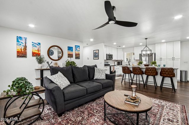 2401 W ECHO Lane, Phoenix, AZ 85021