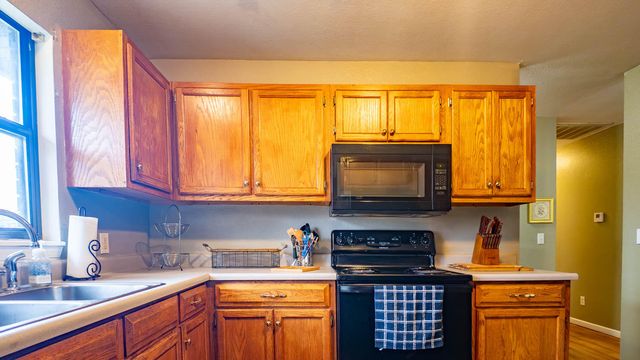 504 N Grand Street, Willow Springs, MO 65793