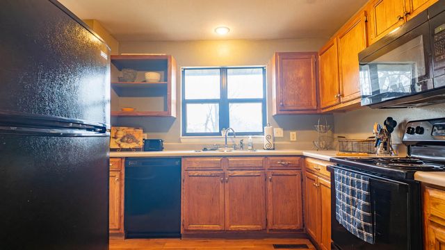 504 N Grand Street, Willow Springs, MO 65793