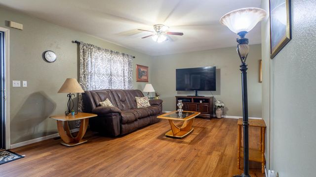 504 N Grand Street, Willow Springs, MO 65793