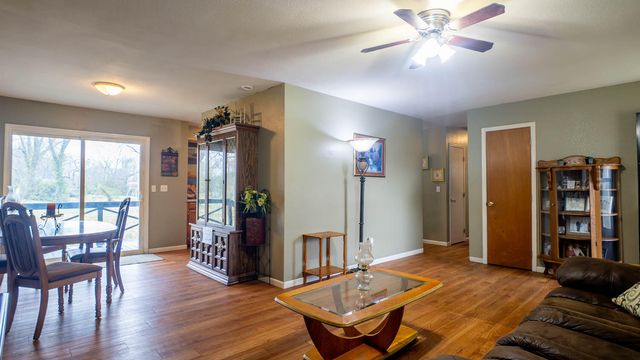 504 N Grand Street, Willow Springs, MO 65793