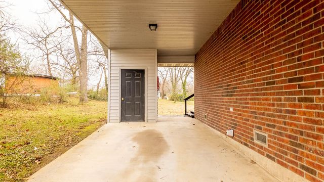 504 N Grand Street, Willow Springs, MO 65793