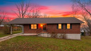 504 N Grand Street, Willow Springs, MO 65793