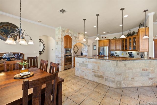 34 Cravey Rd, Boerne, TX 78006