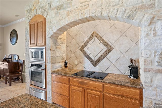 34 Cravey Rd, Boerne, TX 78006