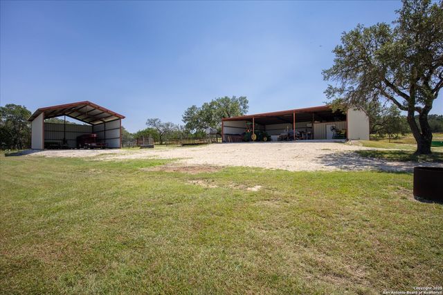 34 Cravey Rd, Boerne, TX 78006