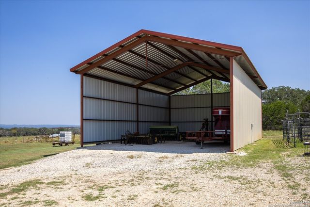 34 Cravey Rd, Boerne, TX 78006