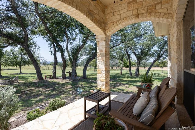 34 Cravey Rd, Boerne, TX 78006