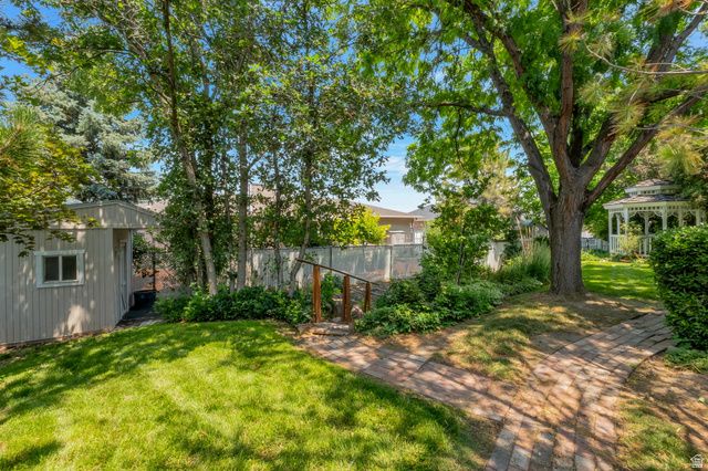 1386 W BRISTOL RIDGE RD, West Jordan, UT 84088