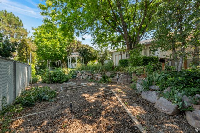1386 W BRISTOL RIDGE RD, West Jordan, UT 84088