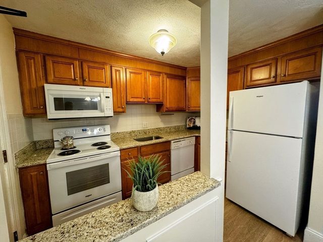 15 Davis Rd B11, Acton, MA 01720