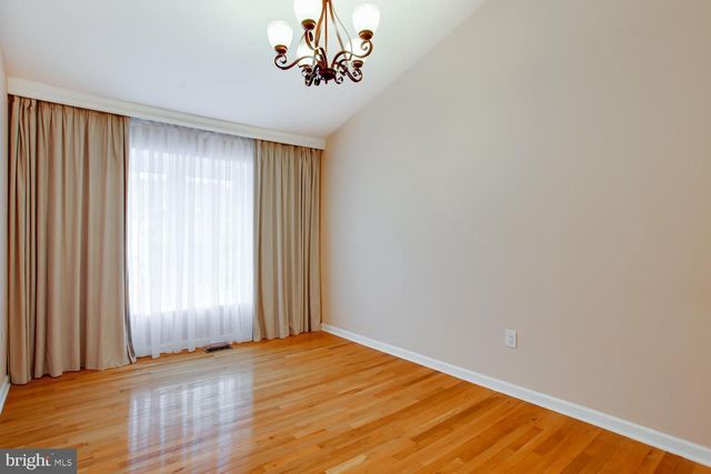 21707 LEATHERLEAF CIR, Sterling, VA 20164