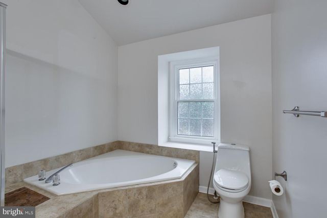 21707 LEATHERLEAF CIR, Sterling, VA 20164