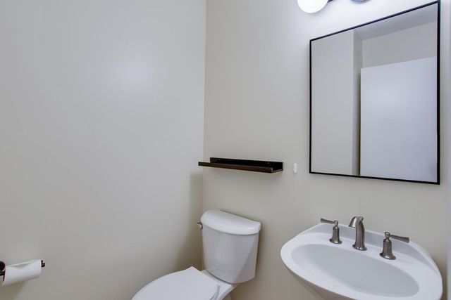 21707 LEATHERLEAF CIR, Sterling, VA 20164