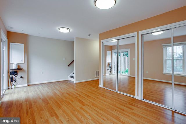21707 LEATHERLEAF CIR, Sterling, VA 20164