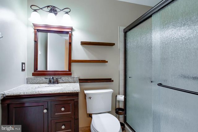 21707 LEATHERLEAF CIR, Sterling, VA 20164