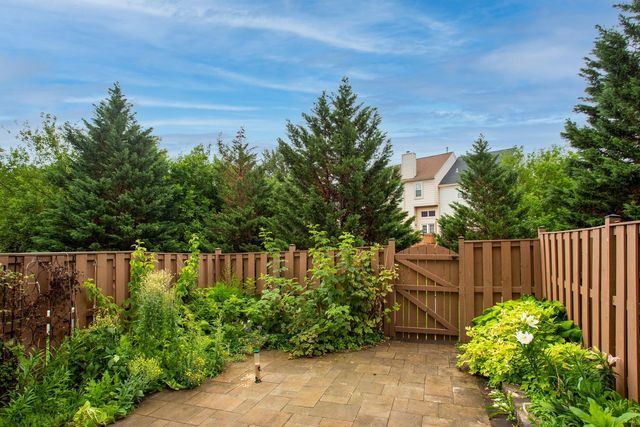 21707 LEATHERLEAF CIR, Sterling, VA 20164