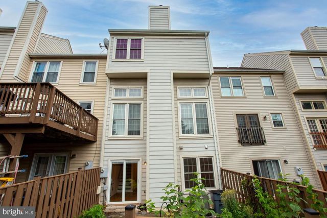 21707 LEATHERLEAF CIR, Sterling, VA 20164