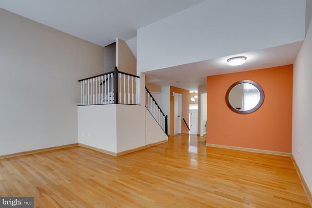 21707 LEATHERLEAF CIR, Sterling, VA 20164