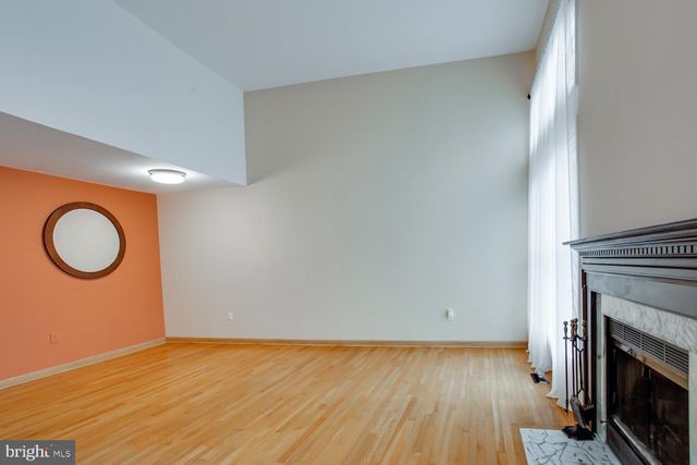 21707 LEATHERLEAF CIR, Sterling, VA 20164