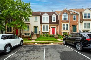 21707 LEATHERLEAF CIR, Sterling, VA 20164