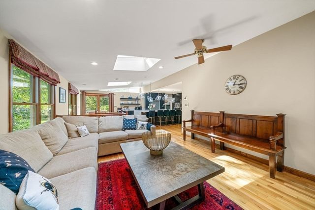 44 Gilmore Rd, Southborough, MA 01772