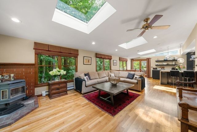 44 Gilmore Rd, Southborough, MA 01772